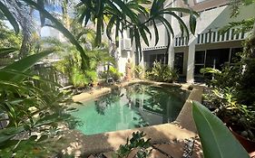 Palm Cove Villas